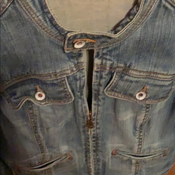 Jean jacket - Picture 2 of 4